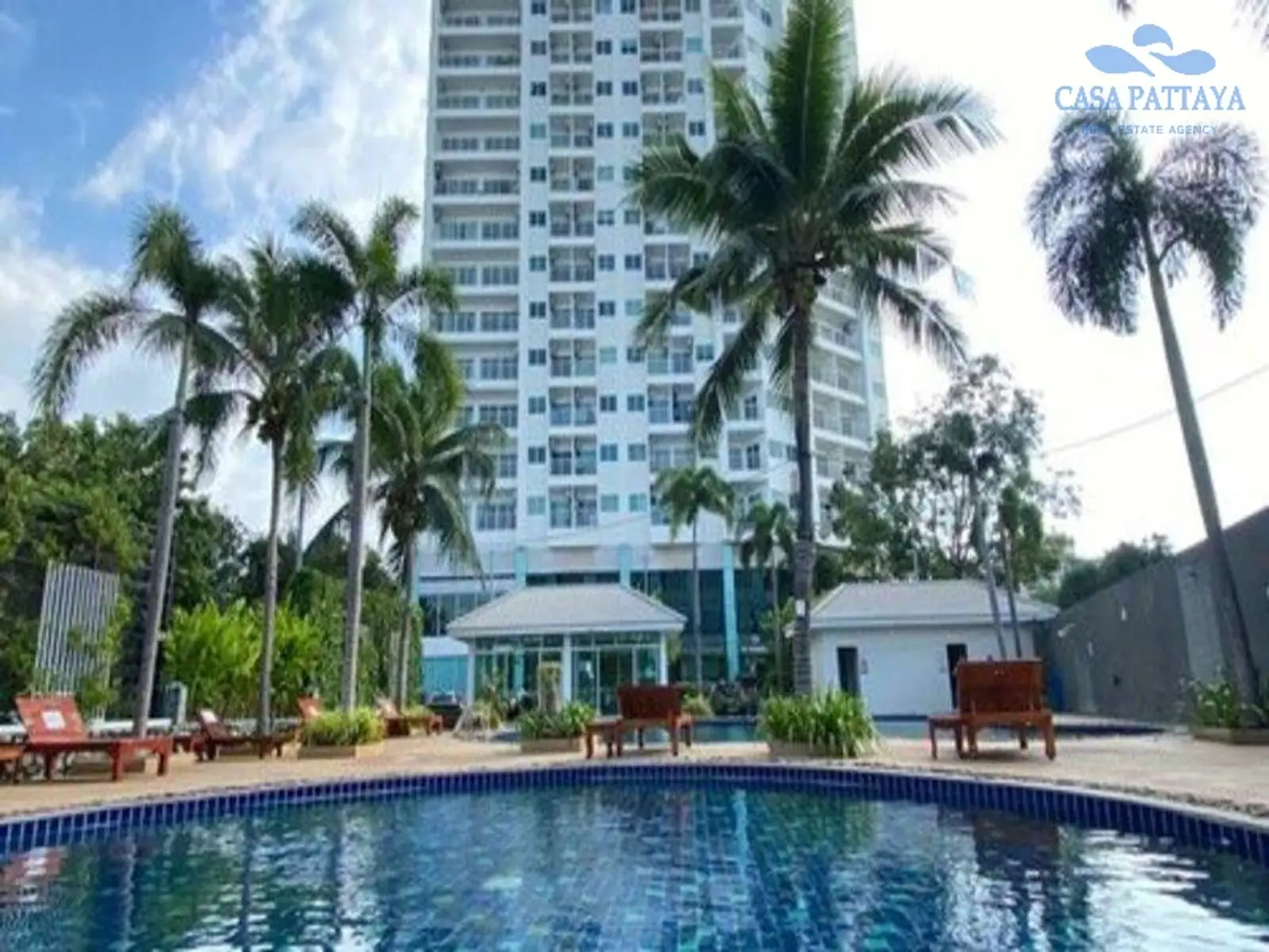Condo 2 chambres plage à pied à vendre — North Pattaya, Pattaya