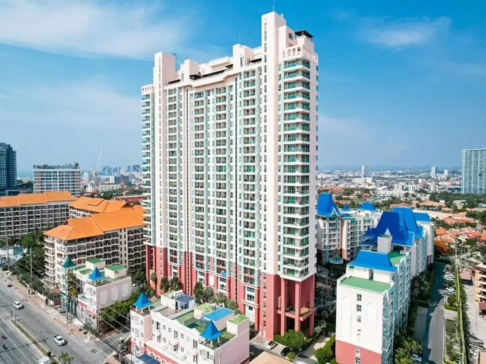 Condo For Rent Direct Pool Access! Grande Caribbean