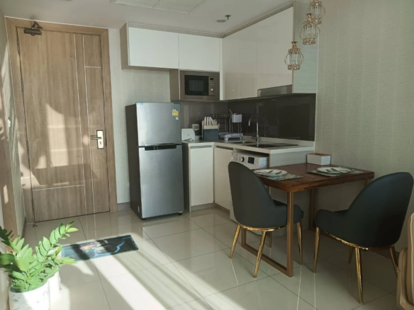  A Louer Condo Na Kluea