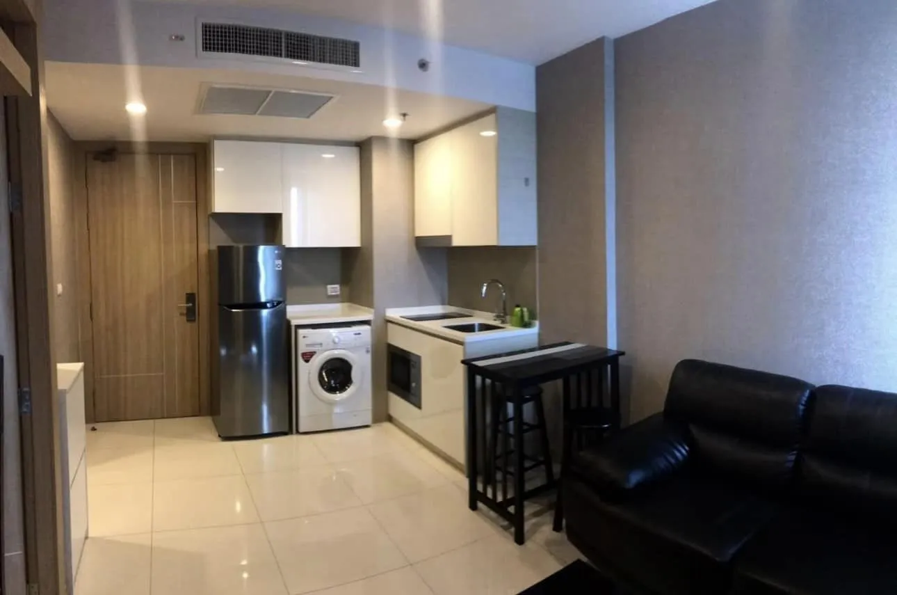  A Louer Condo Na Kluea
