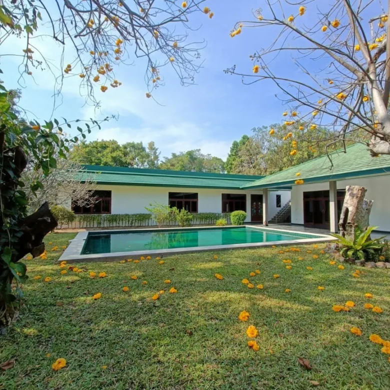 Grande Maison à Vendre à Bangsaray - Pattaya