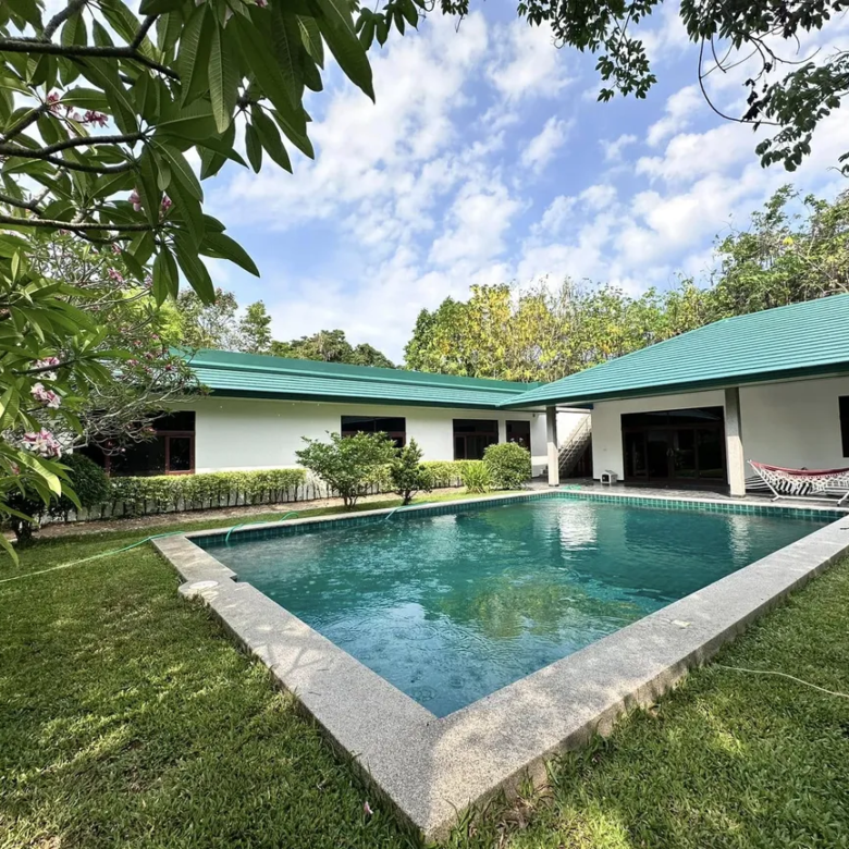 Grande Maison à Vendre à Bangsaray - Pattaya