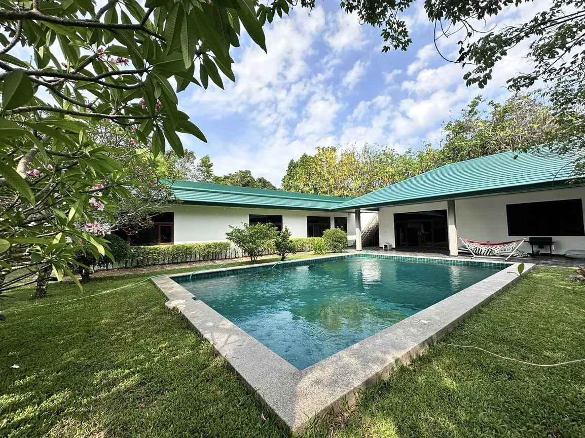 Grande Maison à Vendre à Bangsaray - Pattaya