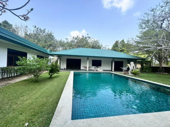 Grande Maison à Vendre à Bangsaray - Pattaya