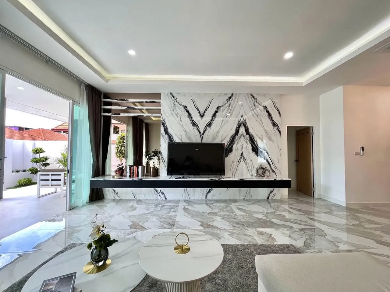 magnifique villa pattaya de luxe à eakmongkol chaiyapruek_7
